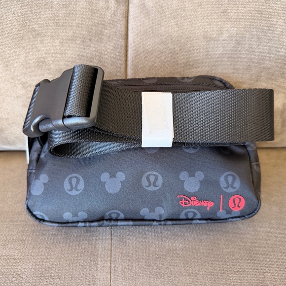 Disney x lululemon Everywhere Belt Bag 1L Mickey and Logo Print - Picture 2 of 2